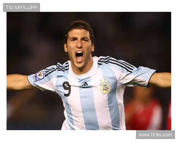 足球明星卢梅尼的辉煌历程与对未来的展望 足球明星卢梅尼的辉煌历程与对未来的展望